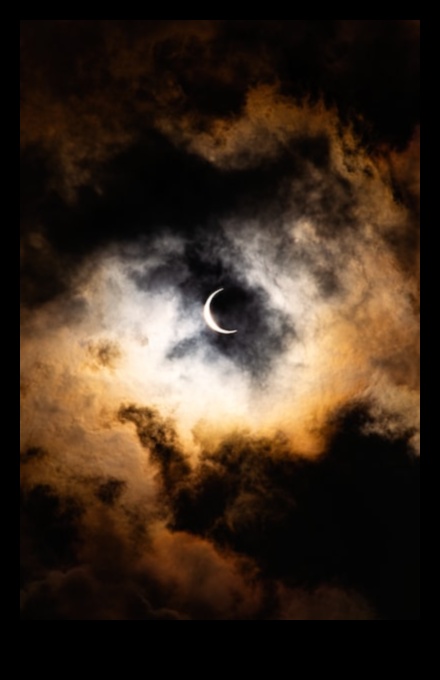 Mūžības aptumšošanās: skatīšanās uz mūžīgo debess ķermeņu valstību