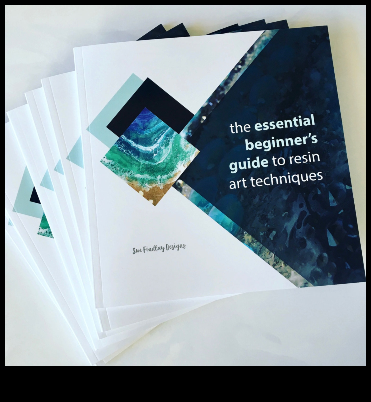 Sveķu mākslas veidošanas paņēmieni: spīdīgu un izturīgu gabalu izveide