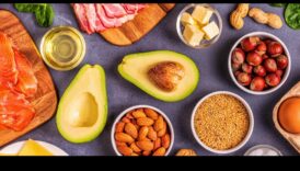 Kā pārvarēt problēmas, ceļojot ar zemu ogļhidrātu diētu